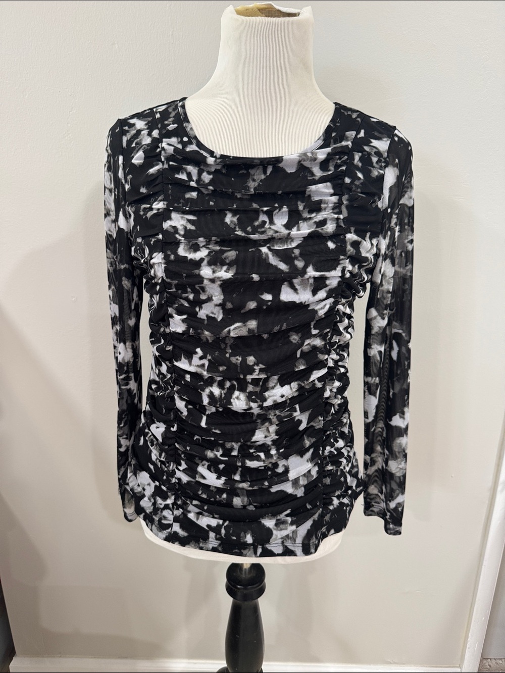 Badgley Mischka Black & White Ruched Long-Sleeve mesh Women's Top whimisgoth